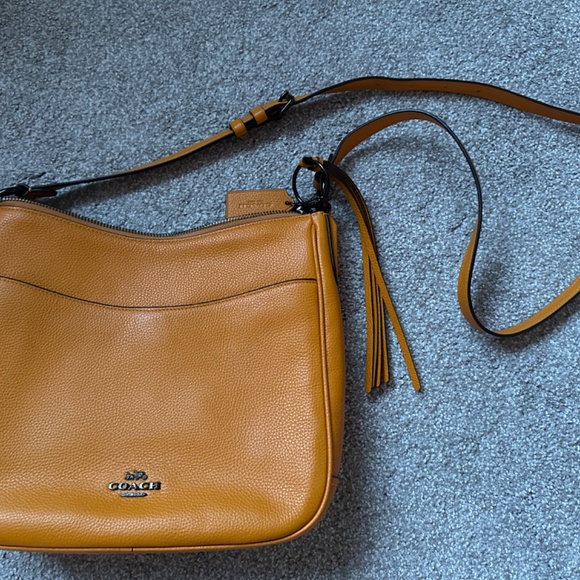Coach chaise crossbody in yellow pollen - Picture 4 of 10